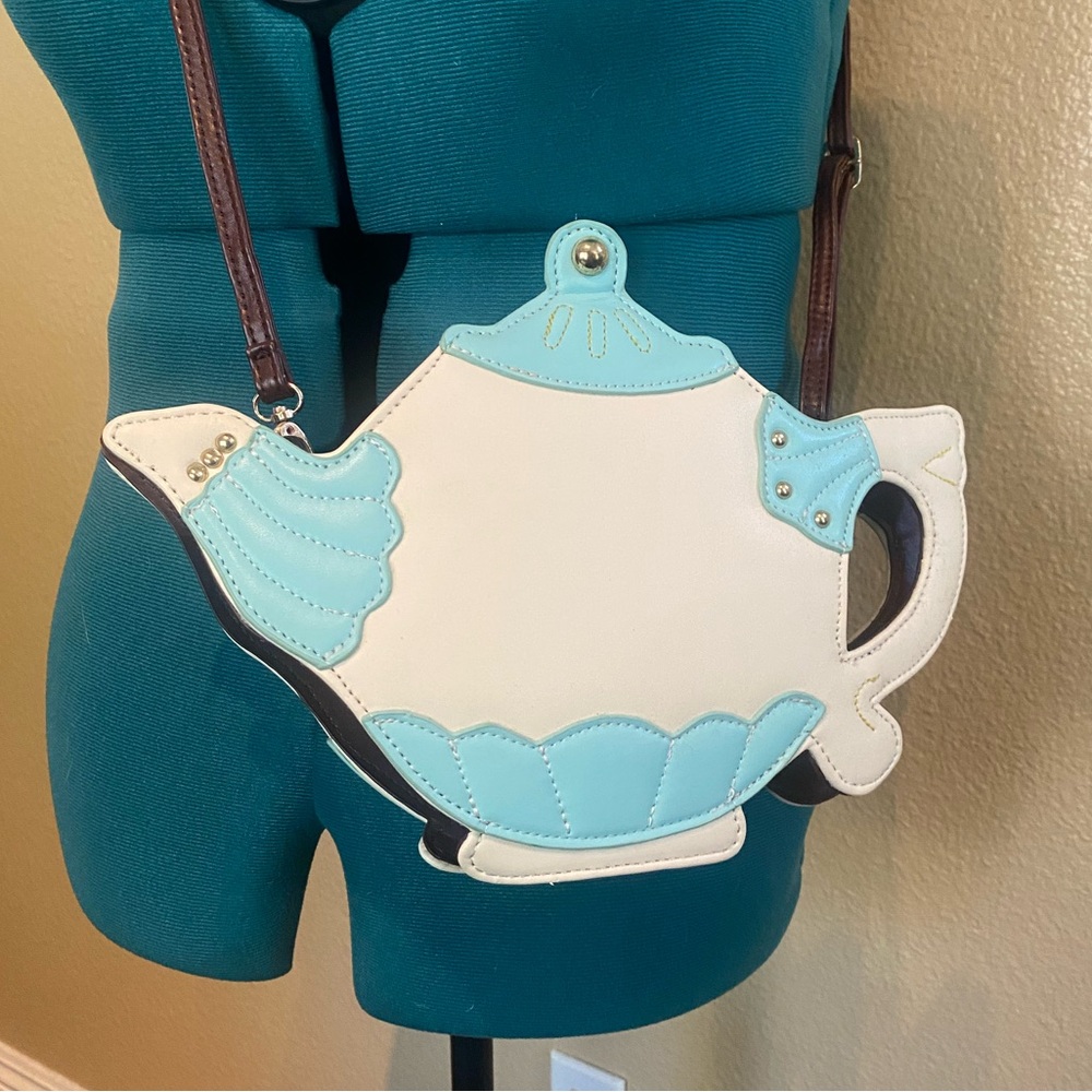 EUC Novelty Crossbody Teapot Purse